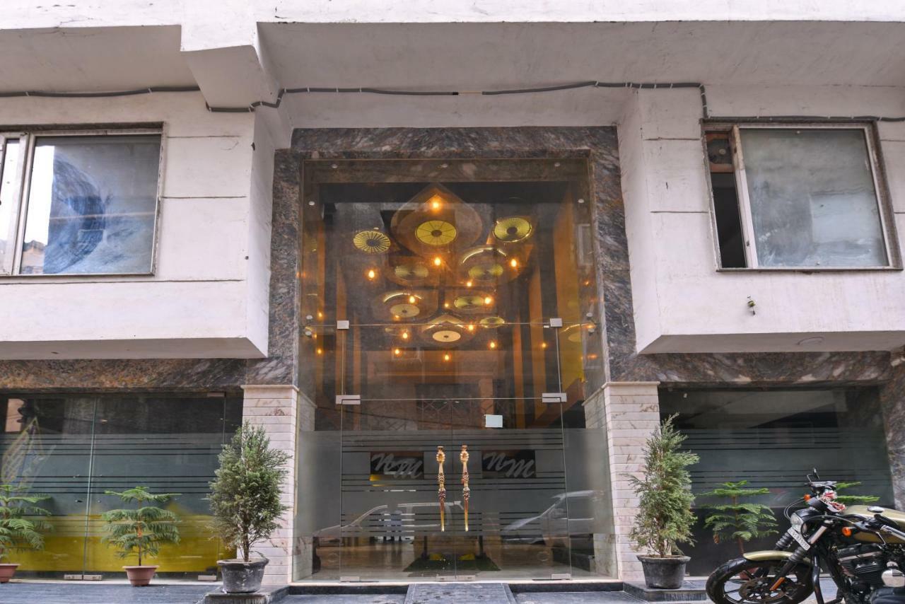 Hotel Nitya Maharani New Delhi Buitenkant foto
